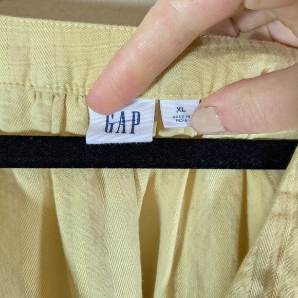 Gap Light Yellow V-Neck Cotton Top Size XL - Picture 4 of 4